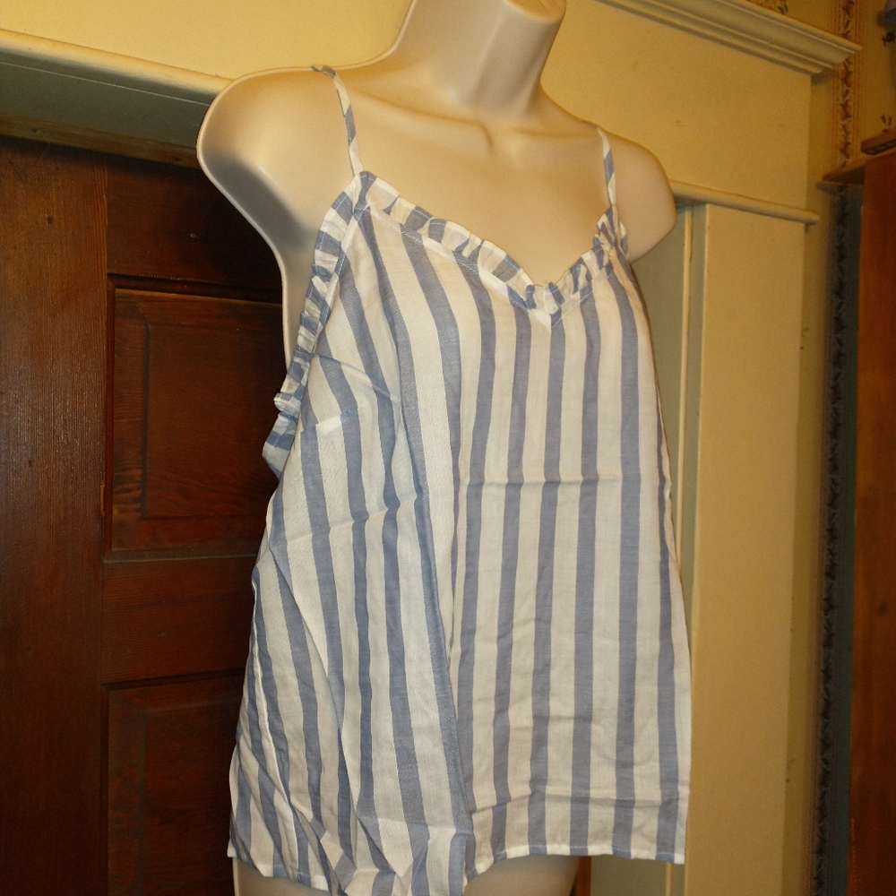 New a.n.a Ruffle Trim Sweetheart Camisole, Large